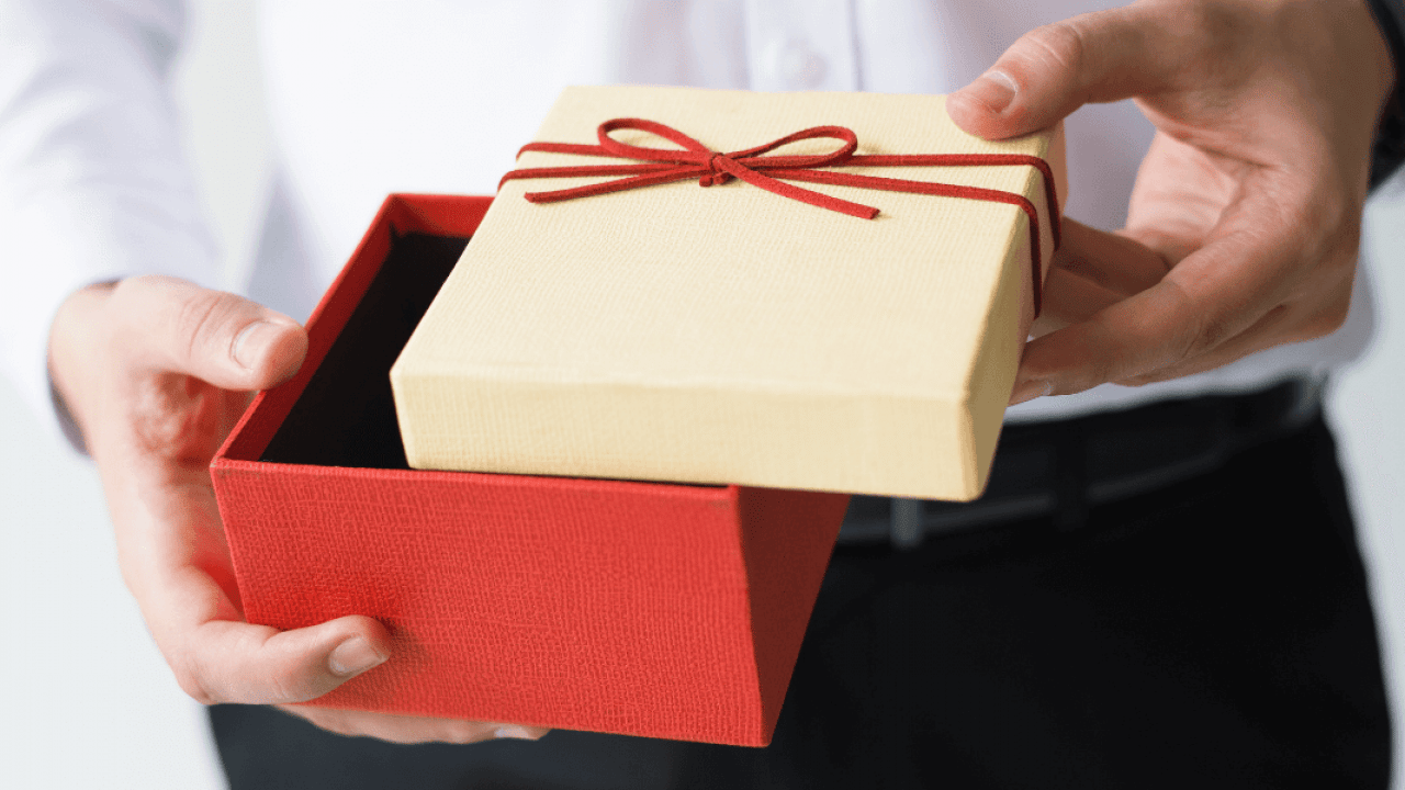 11 ideas de regalos que tus empleados amarán - Camaloon